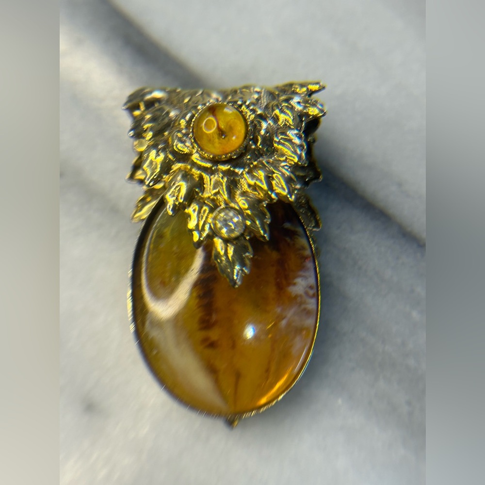 Gold Tone brooch with Leaf and flower design